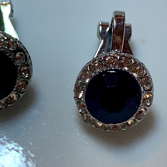 Beautiful vintage rhinestones clip on earrings - Picture 3 of 5